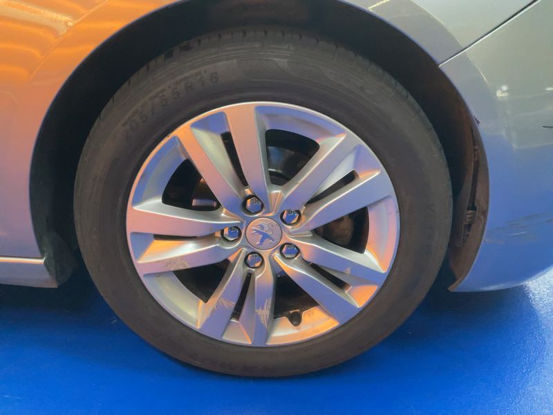 Peugeot 308 1.6 HDi Active 2015 – снимка 11