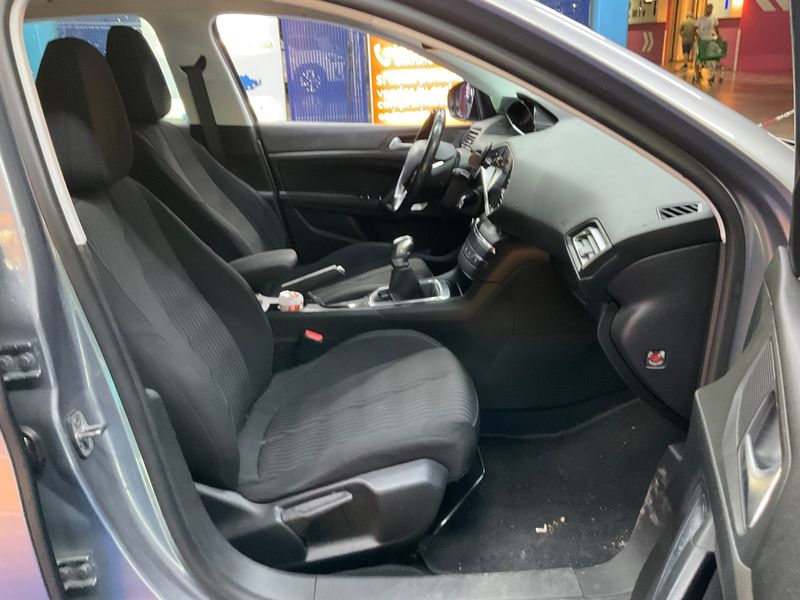 Peugeot 308 1.6 HDi Active 2015 – снимка 16