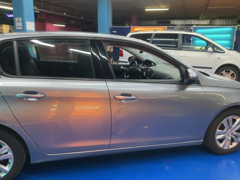 Peugeot 308 1.6 HDi Active 2015 – снимка 10