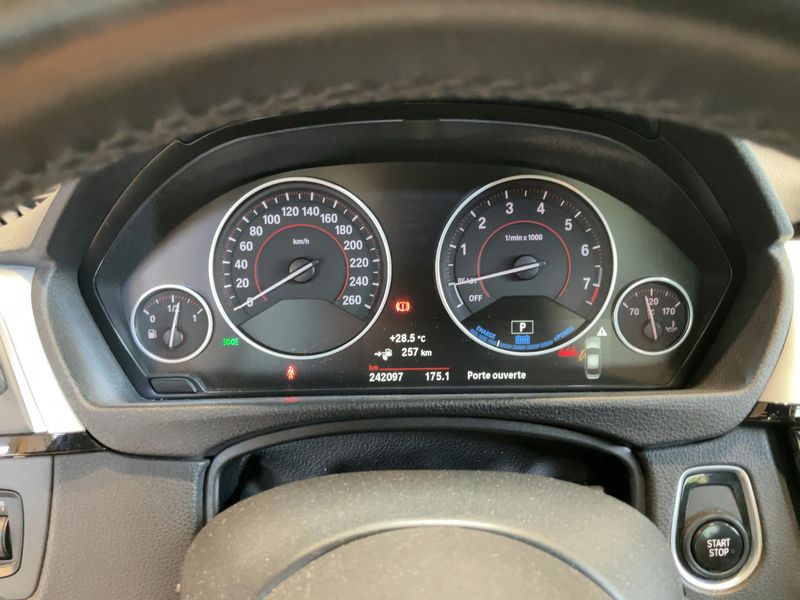 BMW 3er 330e M Sport 2016 – снимка 18
