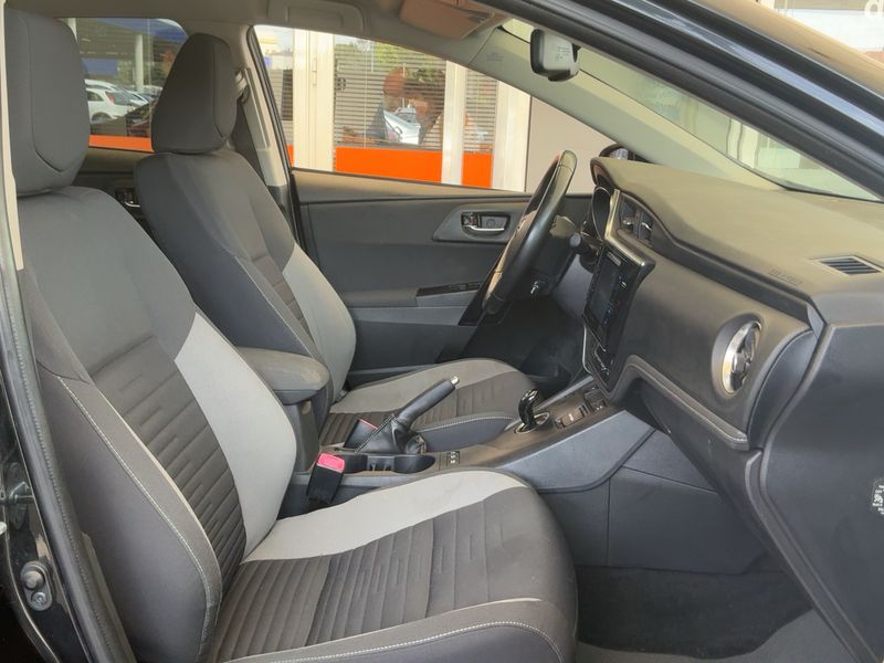 Toyota Auris 1.8 Hybrid Active 2016 – снимка 16