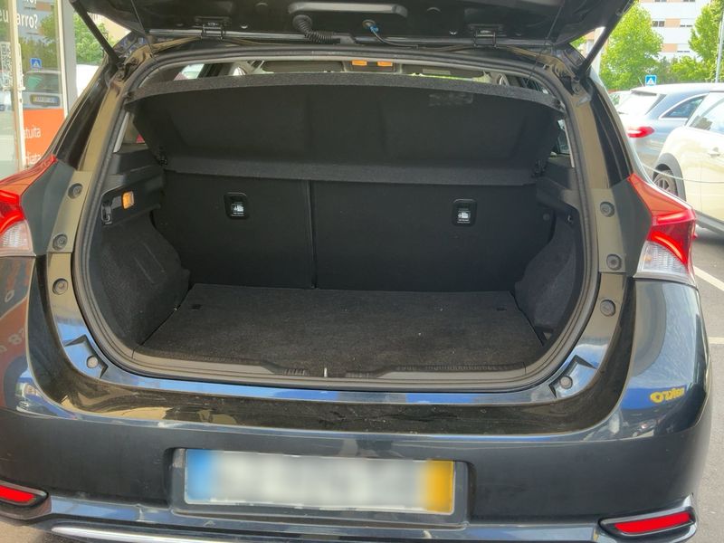 Toyota Auris 1.8 Hybrid Active 2016 – снимка 15