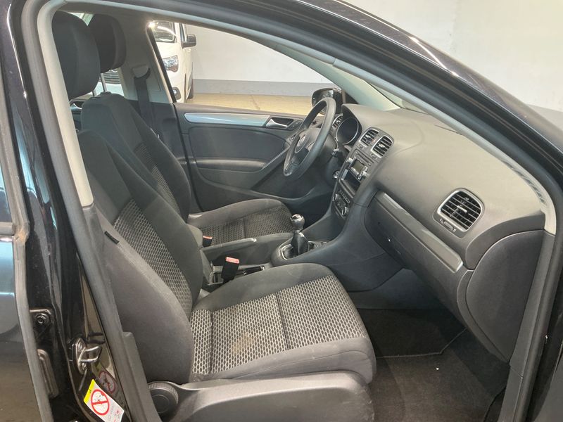 Volkswagen Golf VI 1.6 TDI Trendline 2011 – снимка 3