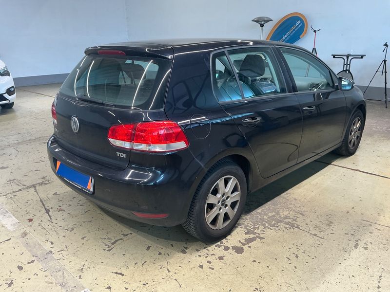 Volkswagen Golf VI 1.6 TDI Trendline 2011 – снимка 2