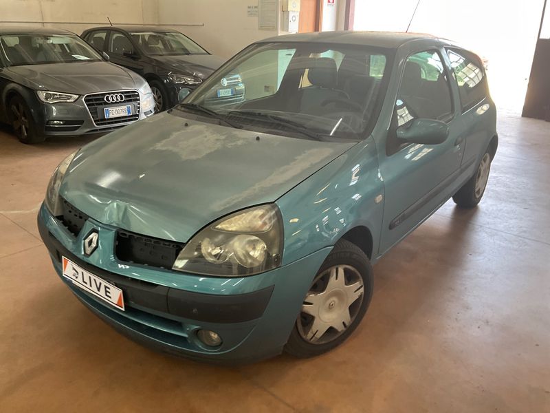 Renault Clio 1.2 Expression 2002 – снимка 1
