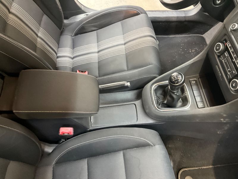 Volkswagen Golf VI 2.0 TDI Match BlueMotion Tech 2012 – снимка 33