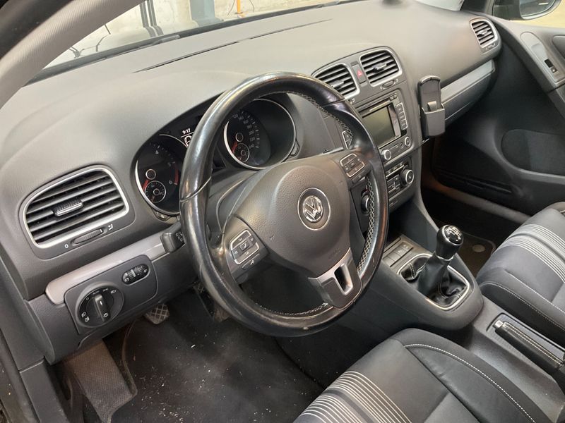 Volkswagen Golf VI 2.0 TDI Match BlueMotion Tech 2012 – снимка 40