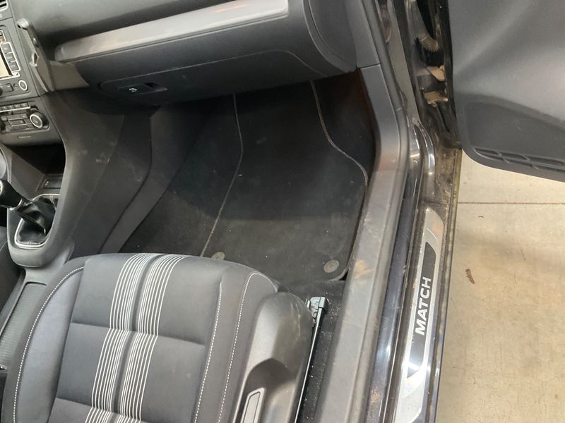Volkswagen Golf VI 2.0 TDI Match BlueMotion Tech 2012 – снимка 31