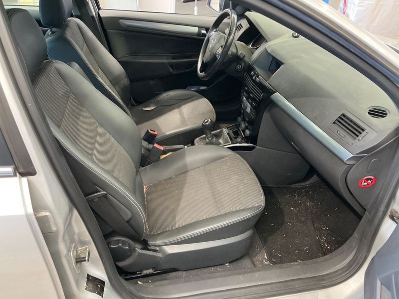 Opel Astra 1.6 Edition 2010 – снимка 3