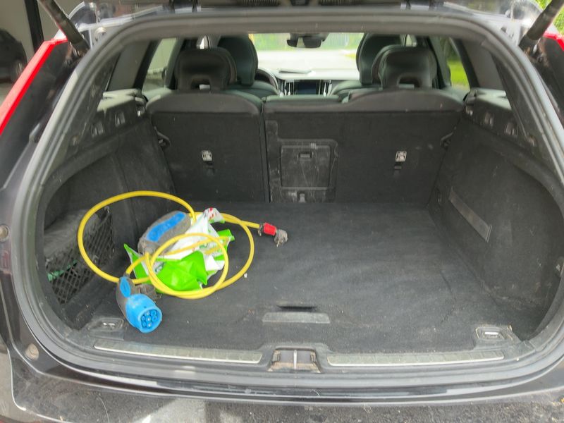 Volvo V60 2.0 T6 Plug-in Hybrid R-Design AWD 2020 – снимка 15