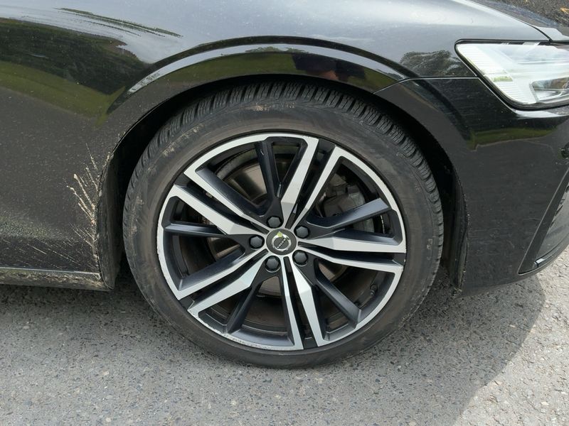 Volvo V60 2.0 T6 Plug-in Hybrid R-Design AWD 2020 – снимка 11