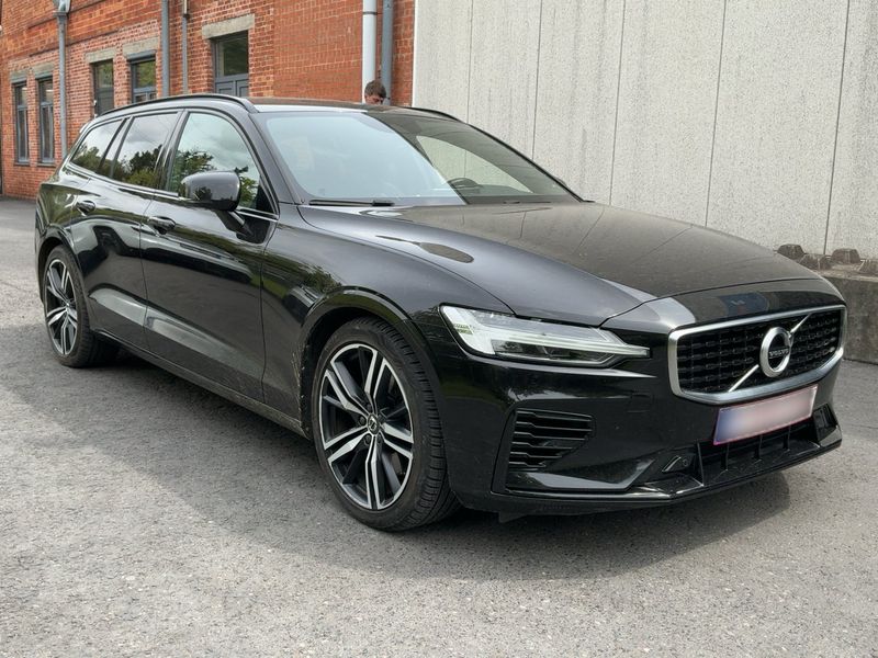 Volvo V60 2.0 T6 Plug-in Hybrid R-Design AWD 2020 – снимка 12