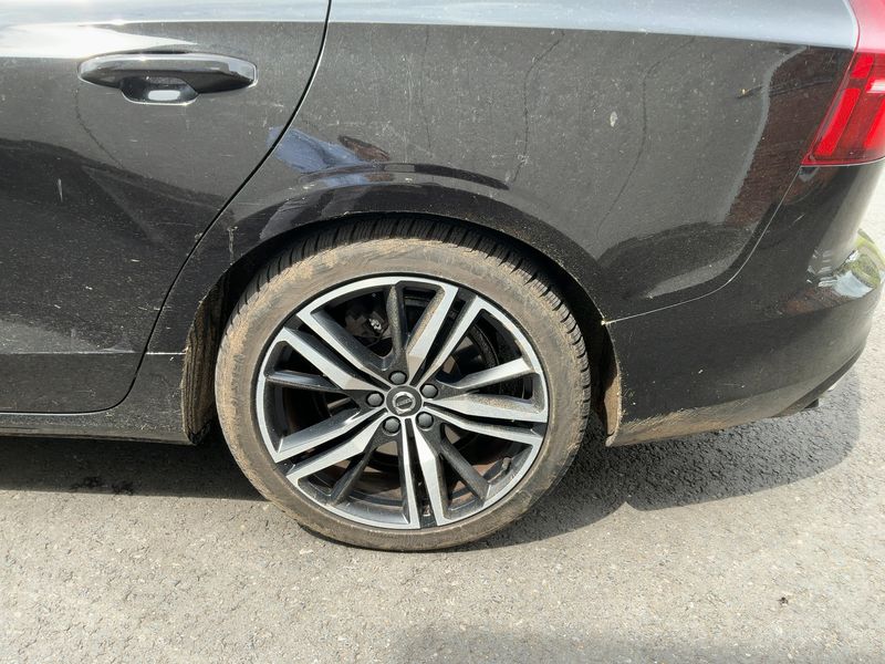 Volvo V60 2.0 T6 Plug-in Hybrid R-Design AWD 2020 – снимка 5