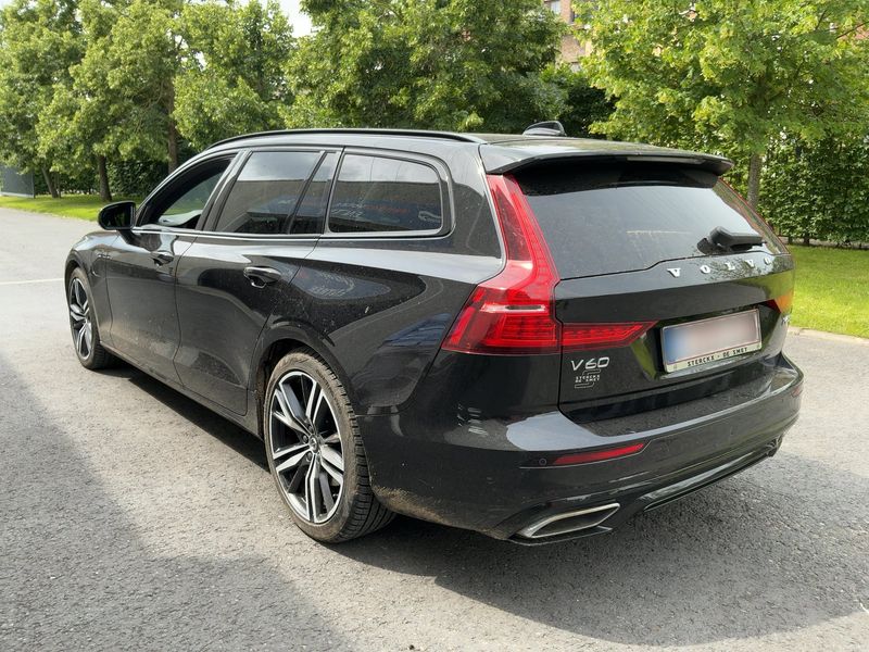 Volvo V60 2.0 T6 Plug-in Hybrid R-Design AWD 2020 – снимка 6