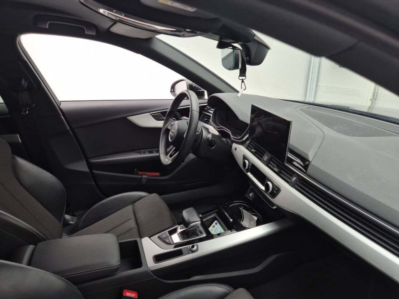 Audi A4 35 TFSI Mild-Hybrid S line 2022 – снимка 3