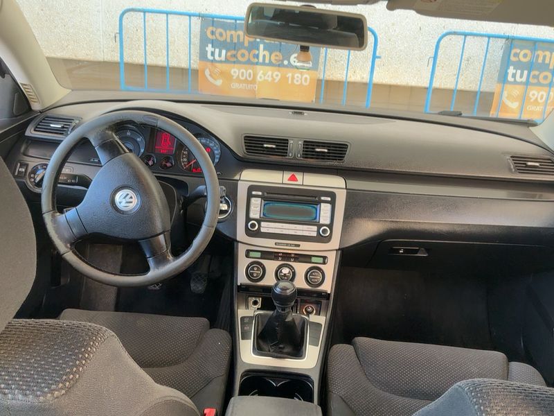 Volkswagen Passat 2.0 TDI Advance 2007 – снимка 12