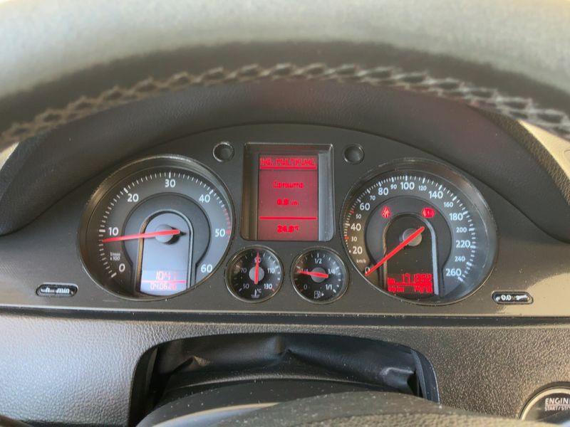 Volkswagen Passat 2.0 TDI Advance 2007 – снимка 13