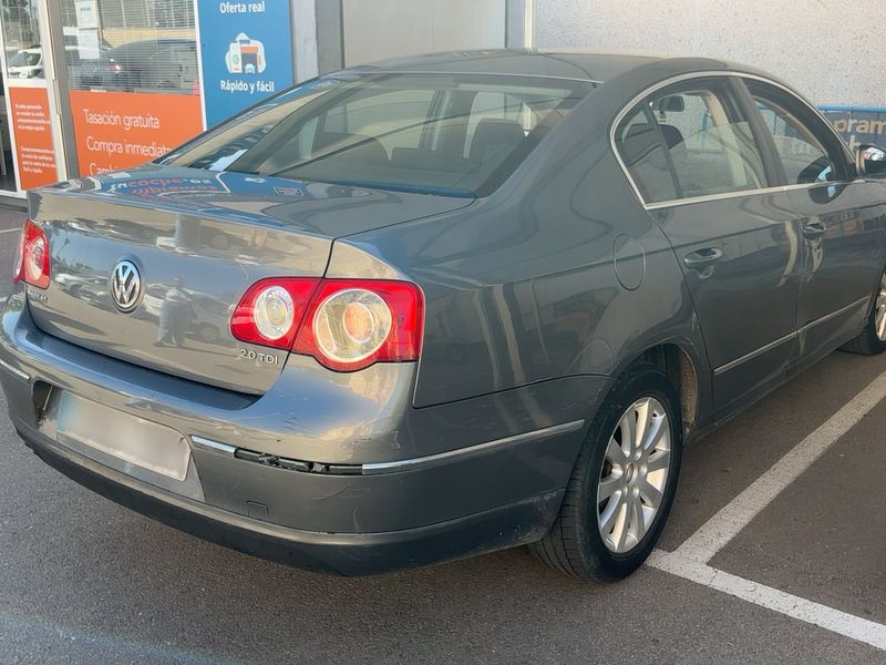 Volkswagen Passat 2.0 TDI Advance 2007 – снимка 6