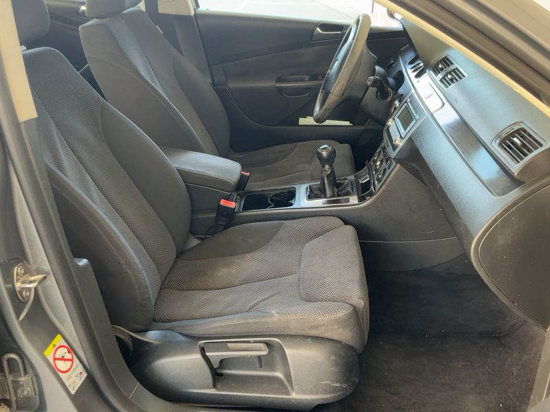 Volkswagen Passat 2.0 TDI Advance 2007 – снимка 11