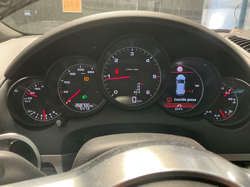 Porsche Cayenne Diesel 2016 – снимка 18