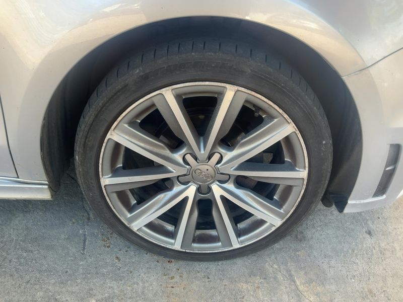 Audi A1 Sportback 1.6 TDI S line edition 2014 – снимка 11