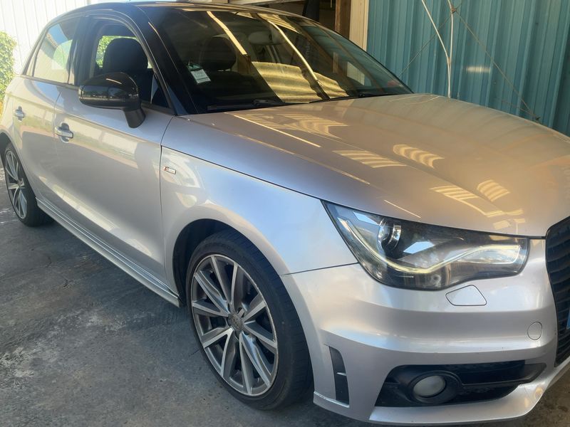 Audi A1 Sportback 1.6 TDI S line edition 2014 – снимка 12