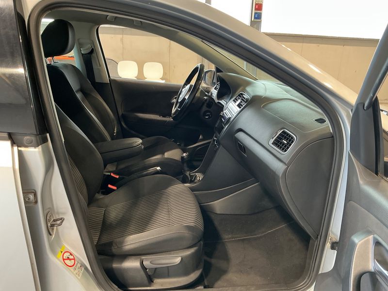 Volkswagen Polo 1.6 TDI Highline 2010 – снимка 3