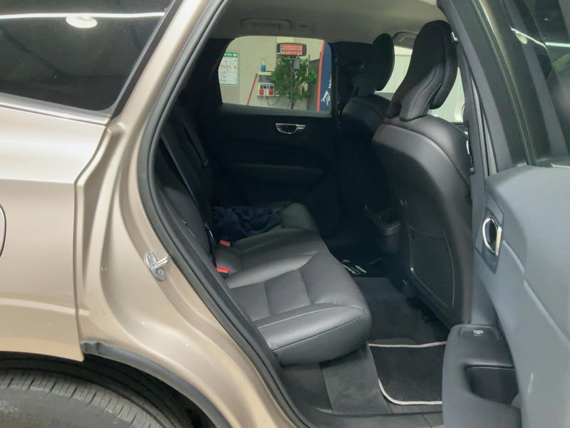 Volvo XC60 2.0 B4 Mild-Hybrid Plus Bright 2WD 2022 – снимка 19