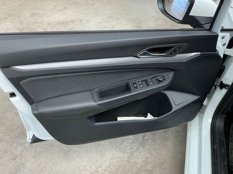 Volkswagen Golf VIII 2.0 TDI Life 2023 – снимка 22
