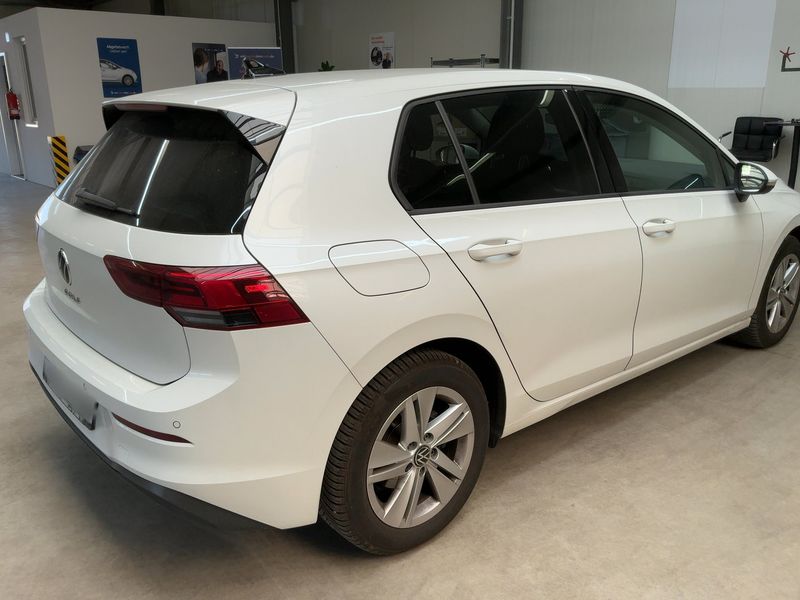 Volkswagen Golf VIII 2.0 TDI Life 2023 – снимка 8