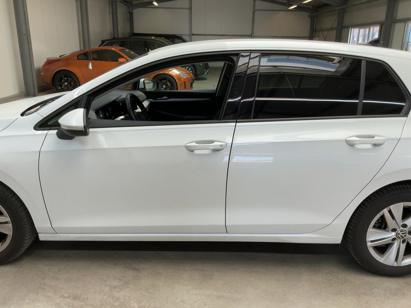 Volkswagen Golf VIII 2.0 TDI Life 2023 – снимка 4