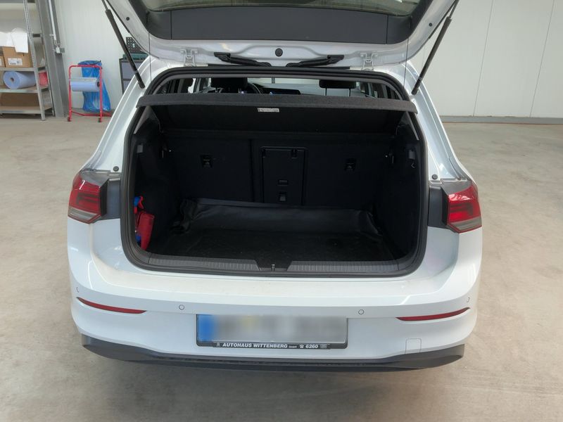 Volkswagen Golf VIII 2.0 TDI Life 2023 – снимка 15