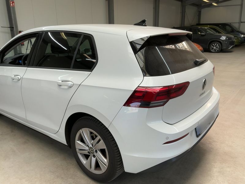Volkswagen Golf VIII 2.0 TDI Life 2023 – снимка 6