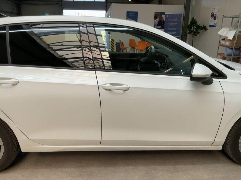 Volkswagen Golf VIII 2.0 TDI Life 2023 – снимка 10