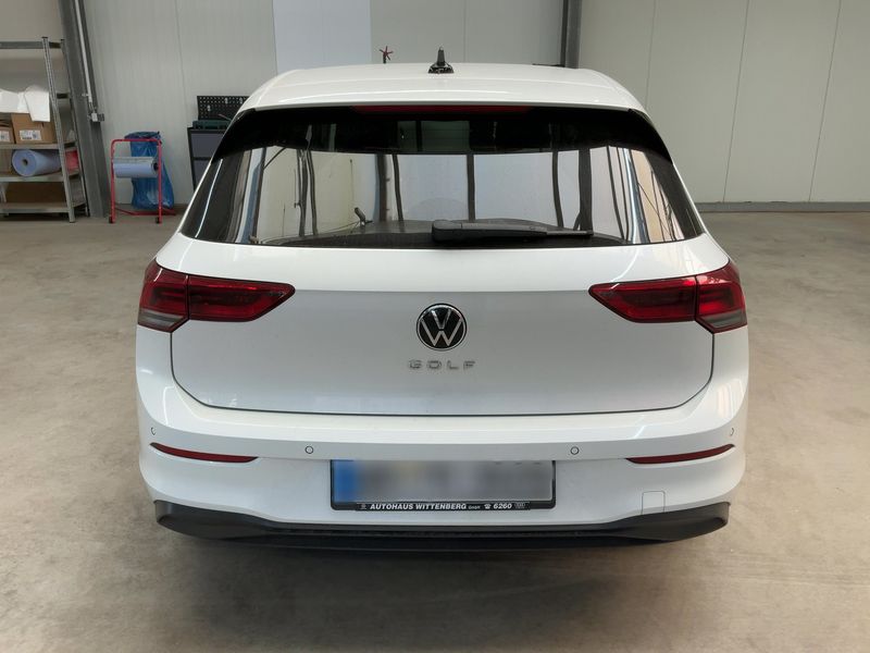 Volkswagen Golf VIII 2.0 TDI Life 2023 – снимка 7