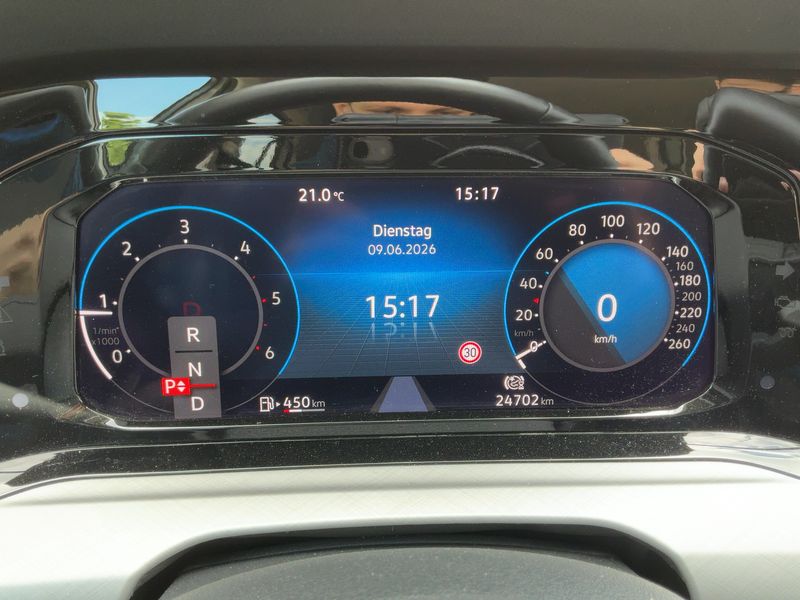 Volkswagen Golf VIII 2.0 TDI Life 2023 – снимка 18