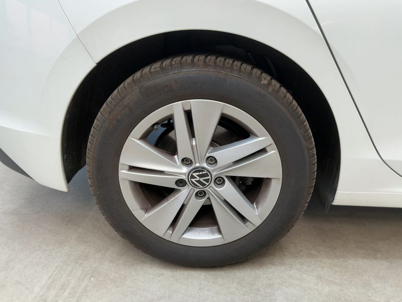 Volkswagen Golf VIII 2.0 TDI Life 2023 – снимка 9