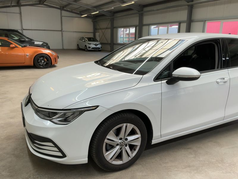 Volkswagen Golf VIII 2.0 TDI Life 2023 – снимка 2