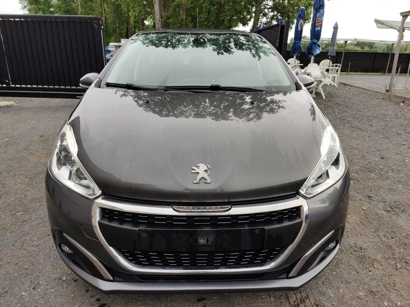 Peugeot 208 1.2 PureTech Signature 2018 – снимка 7