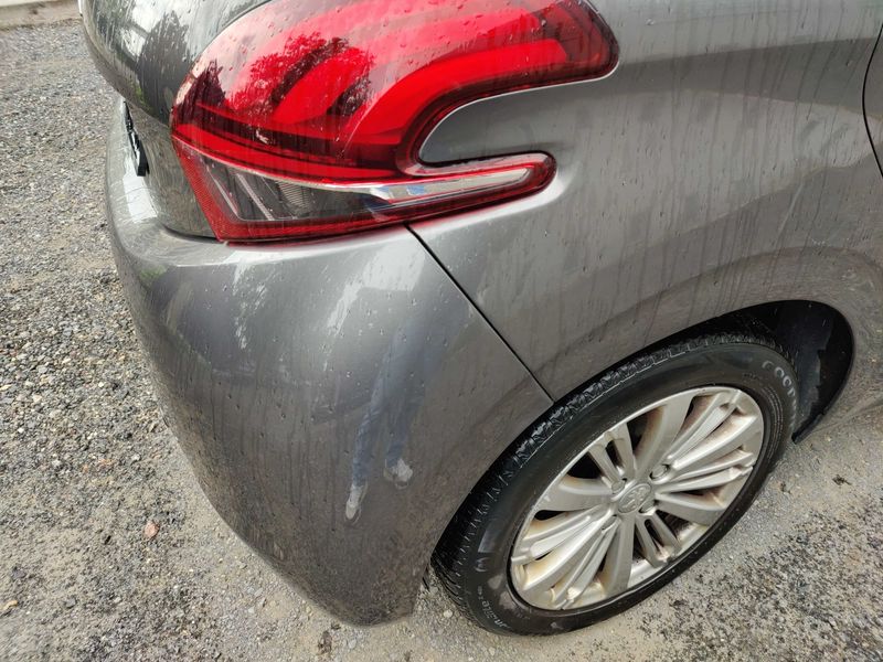 Peugeot 208 1.2 PureTech Signature 2018 – снимка 36