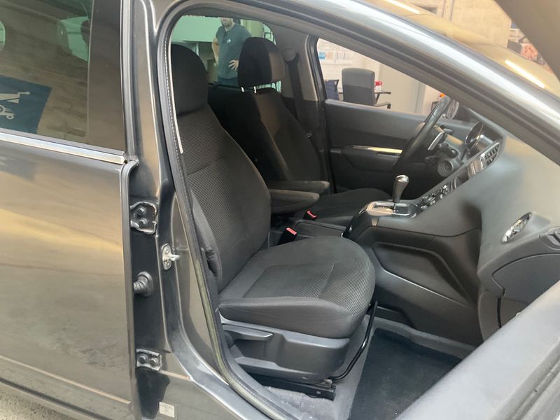 Peugeot 5008 1.6 e-HDi Allure 2012 – снимка 3