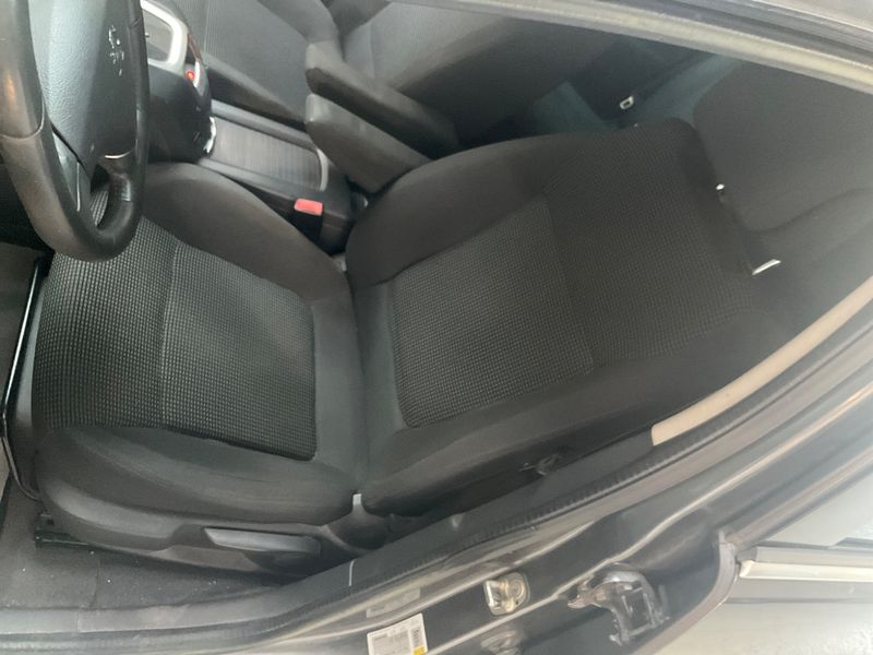 Peugeot 5008 1.6 e-HDi Allure 2012 – снимка на щета