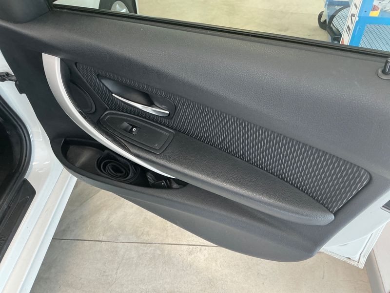 BMW 3er 316d 2013 – снимка на щета 41