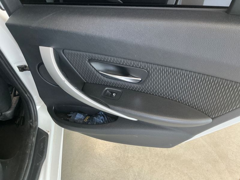BMW 3er 316d 2013 – снимка на щета 40