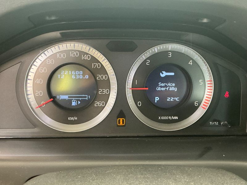 Volvo V70 2.4 D5 Momentum 2008 – снимка 4