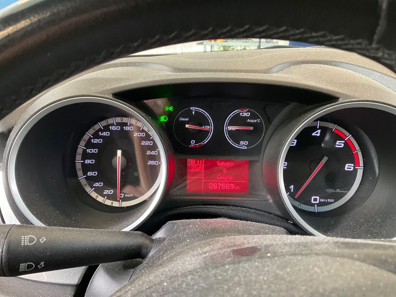 Alfa Romeo Giulietta 1.6 JTDM Exclusive 2013 – снимка 4