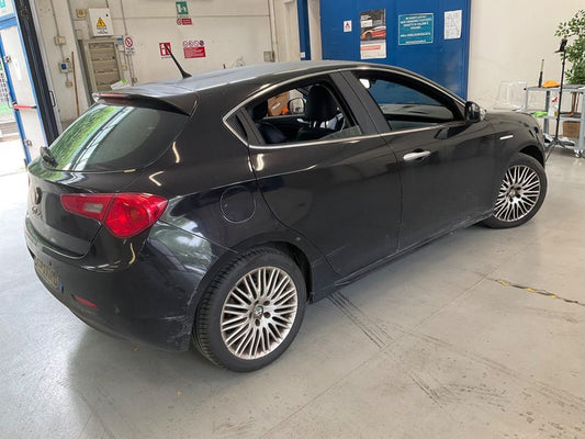 Alfa Romeo Giulietta 1.6 JTDM Exclusive 2013 – снимка 2
