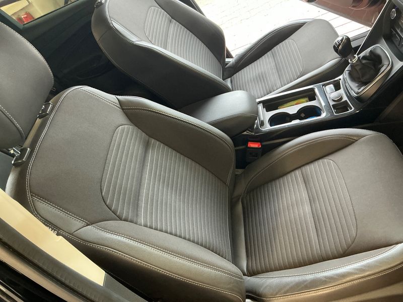 Ford Kuga 2.0 TDCi Titanium 2018 – снимка 32