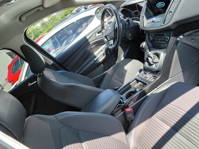 Ford Kuga 2.0 TDCi Titanium 2018 – снимка 16