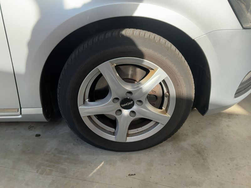 Volkswagen Passat 2.0 TDI Comfortline BlueMotion Tech 2013 – снимка 11